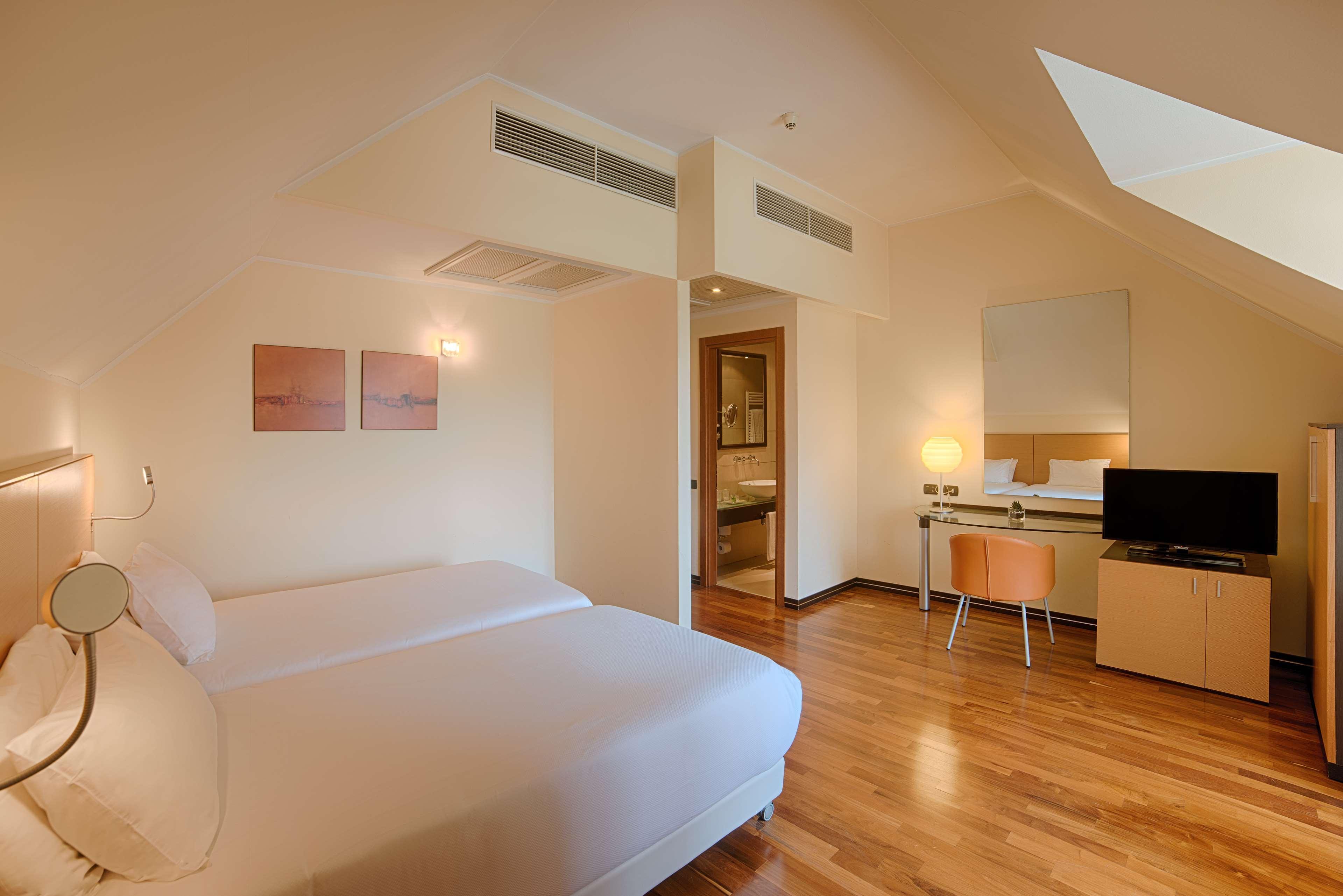 Nh Milano 2 Hotel Segrate Ngoại thất bức ảnh